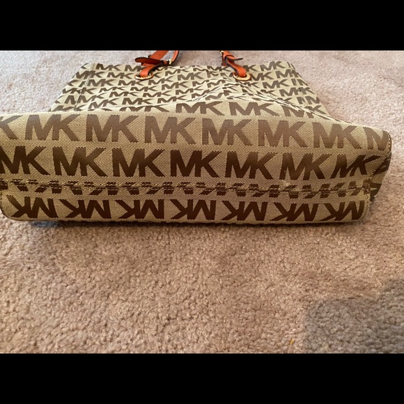 Michael Kors women’s purse - Picture 6 of 7